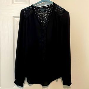 Beautiful black Marciano size XS top loose fitting great condition